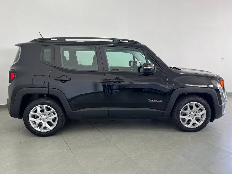 JEEP - RENEGADE - 2015/2016 - Preta - R$ 72.900,00