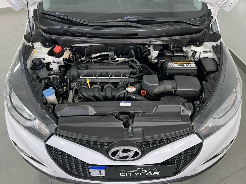 HYUNDAI - HB20X - 2013/2014 - Branca - R$ 60.900,00