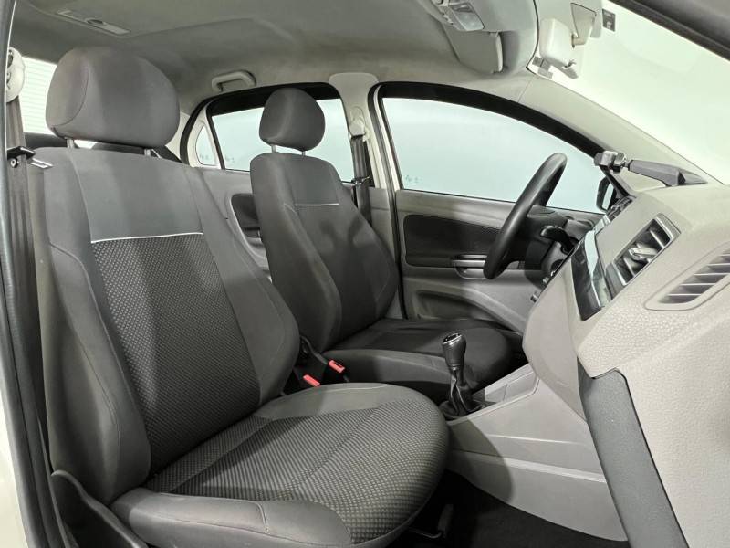 VOLKSWAGEN - VOYAGE - 2017/2017 - Branca - R$ 48.900,00