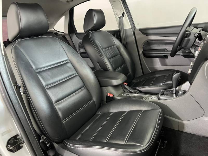 FORD - FOCUS - 2013/2013 - Prata - R$ 57.900,00
