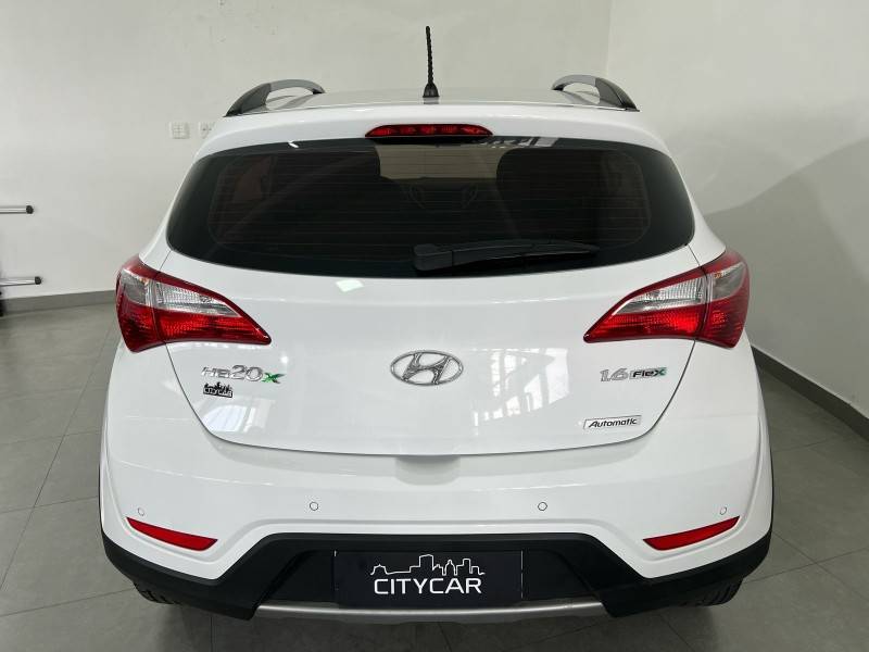 HYUNDAI - HB20X - 2013/2014 - Branca - R$ 60.900,00