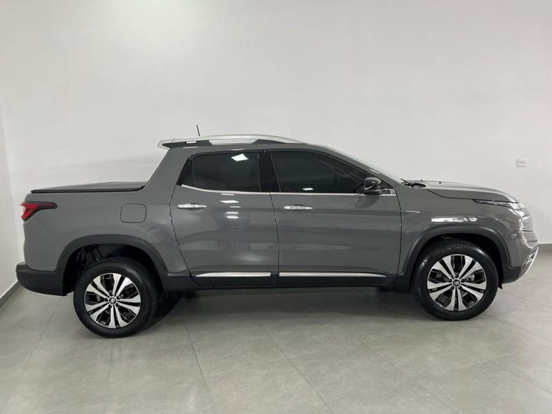 FIAT - TORO - 2022/2023 - Cinza - R$ 148.900,00