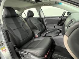 VOLKSWAGEN - JETTA - 2011/2012 - Prata - R$ 63.900,00