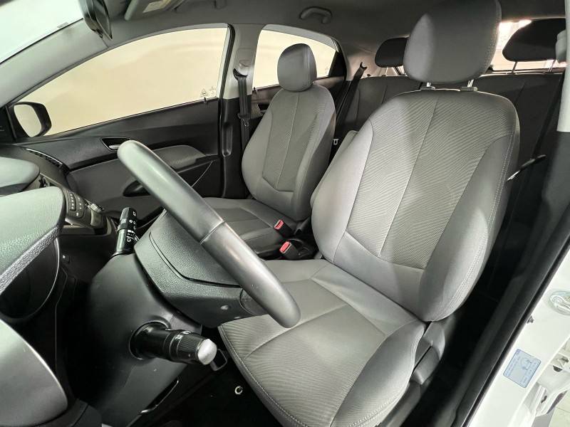 HYUNDAI - HB20X - 2013/2014 - Branca - R$ 60.900,00