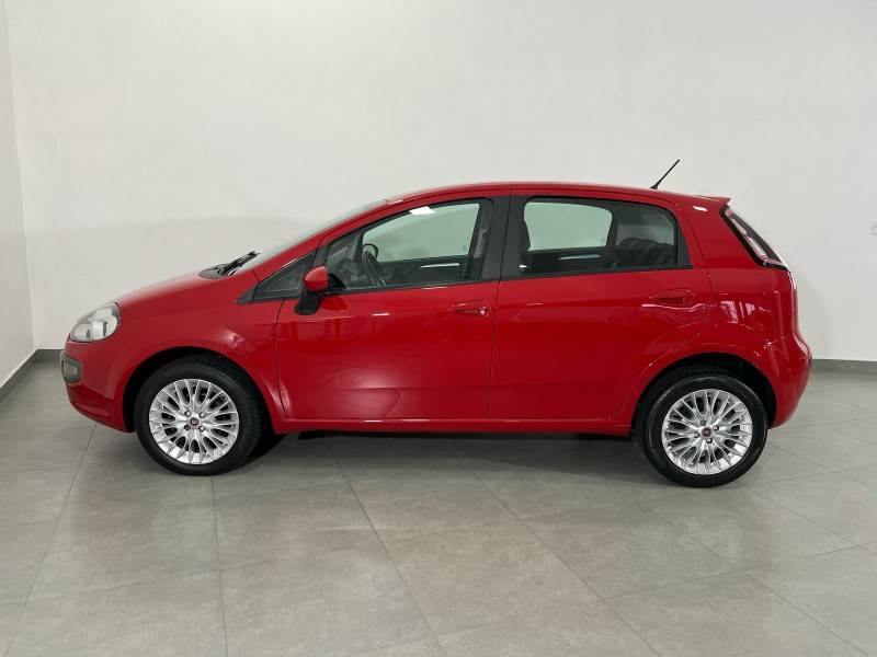 FIAT - PUNTO - 2014/2015 - Vermelha - R$ 46.900,00
