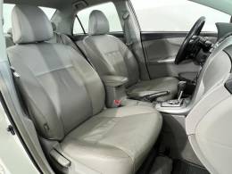 TOYOTA - COROLLA - 2013/2014 - Branca - R$ 73.900,00