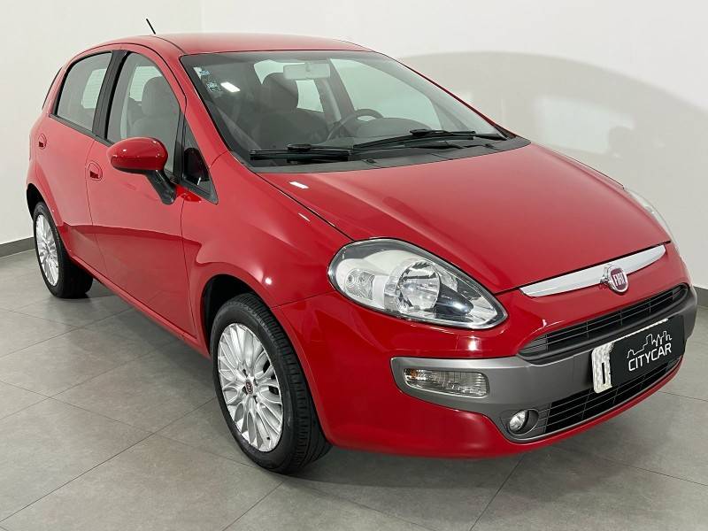 FIAT - PUNTO - 2014/2015 - Vermelha - R$ 46.900,00