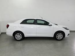 CHEVROLET - COBALT - 2017/2018 - Branca - R$ 58.900,00