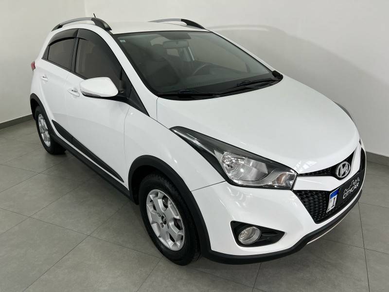HYUNDAI - HB20X - 2013/2014 - Branca - R$ 60.900,00