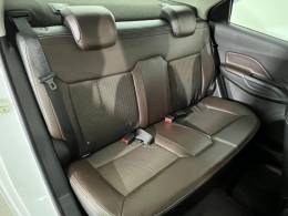 CHEVROLET - COBALT - 2017/2018 - Branca - R$ 58.900,00