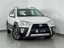 TOYOTA - ETIOS CROSS - 2016/2016 - Branca - R$ 53.900,00