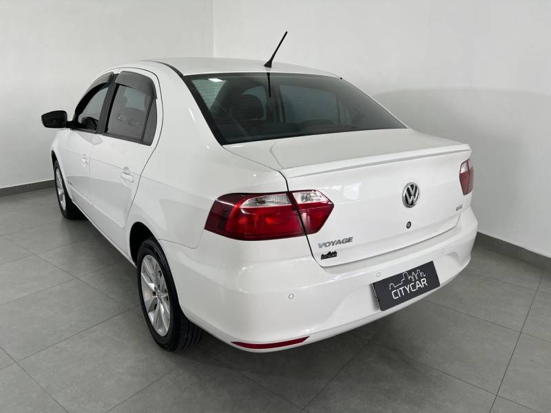 VOLKSWAGEN - VOYAGE - 2017/2017 - Branca - R$ 48.900,00