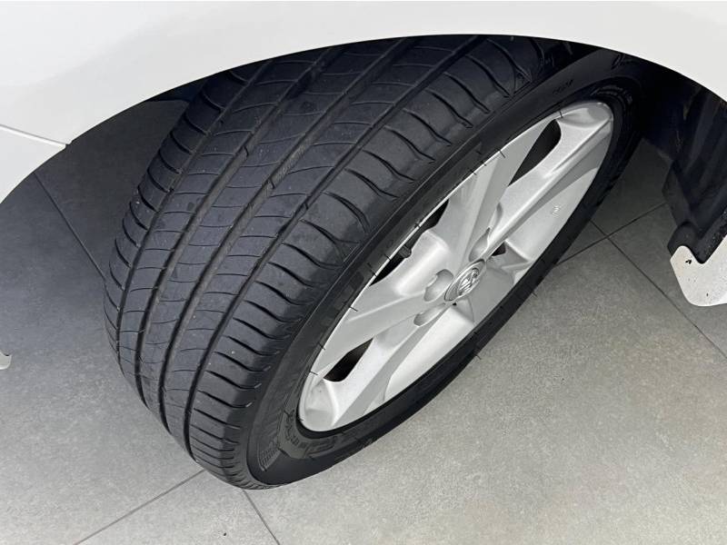 TOYOTA - COROLLA - 2013/2014 - Branca - R$ 73.900,00