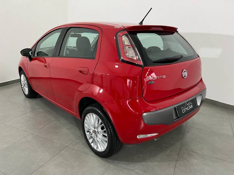 FIAT - PUNTO - 2014/2015 - Vermelha - R$ 46.900,00