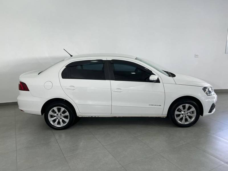 VOLKSWAGEN - VOYAGE - 2017/2017 - Branca - R$ 48.900,00