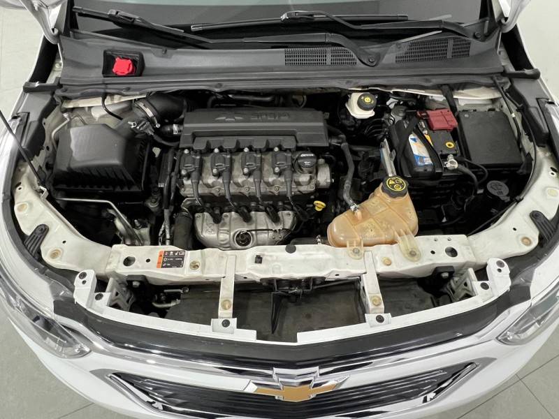 CHEVROLET - COBALT - 2017/2018 - Branca - R$ 58.900,00