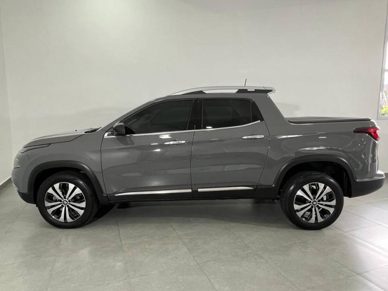 FIAT - TORO - 2022/2023 - Cinza - R$ 148.900,00