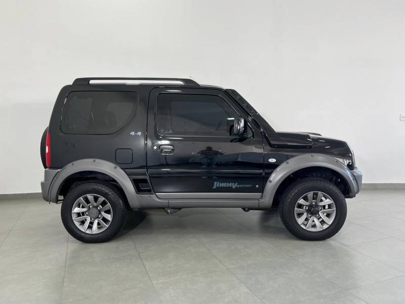 SUZUKI - JIMNY - 2016/2017 - Preta - R$ 81.900,00