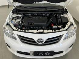 TOYOTA - COROLLA - 2013/2014 - Branca - R$ 73.900,00