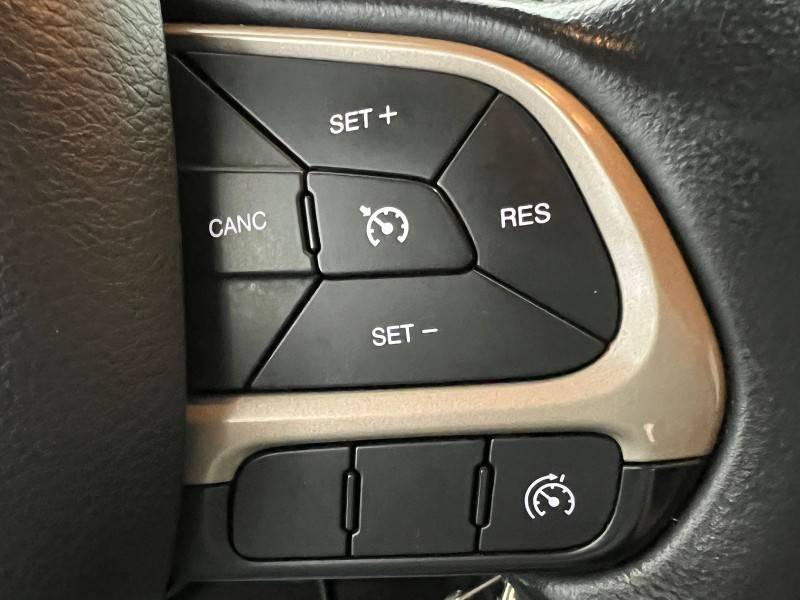 JEEP - RENEGADE - 2015/2016 - Preta - R$ 72.900,00