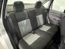 FORD - FIESTA - 2013/2014 - Prata - R$ 39.900,00