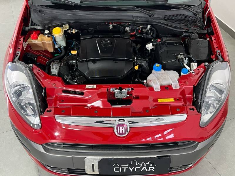 FIAT - PUNTO - 2014/2015 - Vermelha - R$ 46.900,00