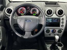 FORD - FIESTA - 2013/2014 - Prata - R$ 39.900,00