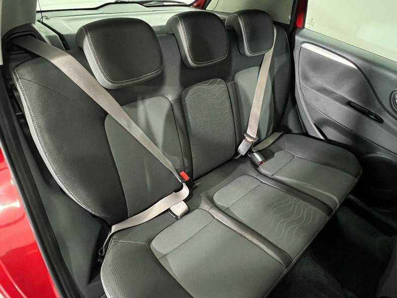 FIAT - PUNTO - 2014/2015 - Vermelha - R$ 46.900,00
