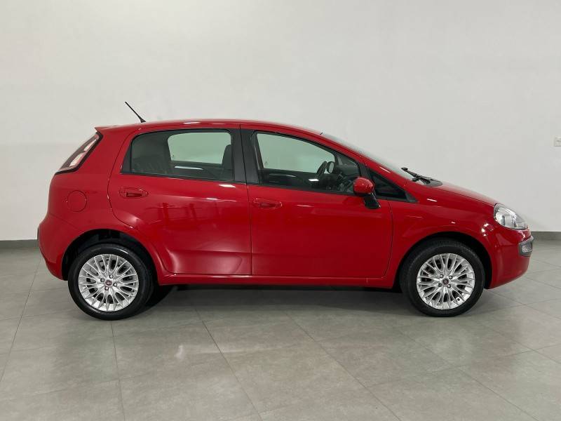 FIAT - PUNTO - 2014/2015 - Vermelha - R$ 46.900,00
